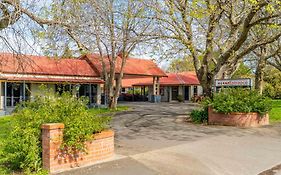 Asure Oak Estate Motor Lodge